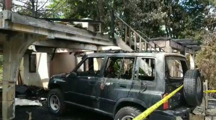 Puing rumah dan kendaraan milik seorang wartawan di Jambi hangus di lahap si jago merah